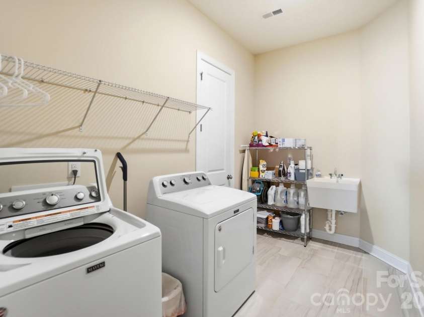 16524 Monocacy Boulevard, Huntersville, NC 28078.  MLS# CAR4356763, YatesRealty ID 4216. 