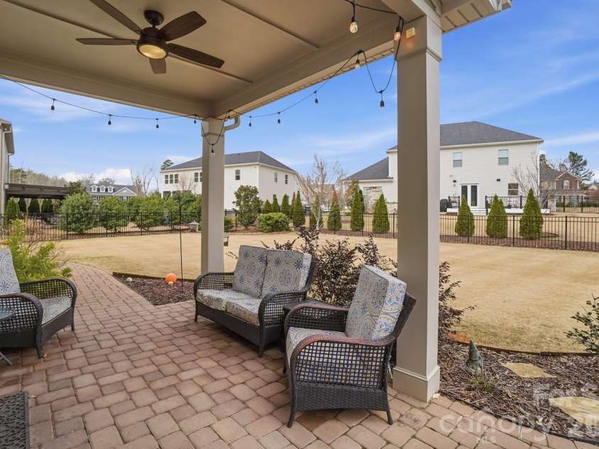 16524 Monocacy Boulevard, Huntersville, NC 28078.  MLS# CAR4356763, YatesRealty ID 4216. 