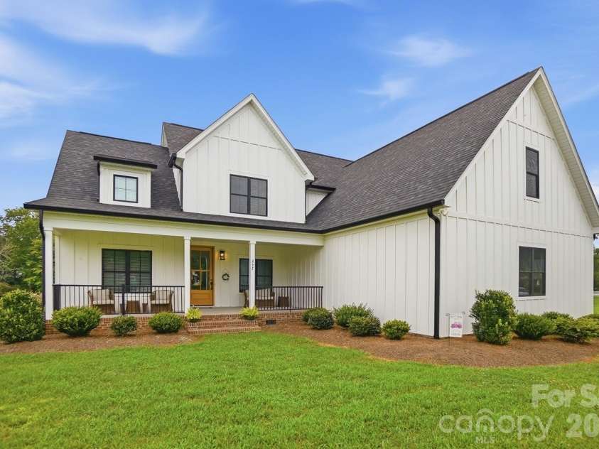 257 Glenwood Drive, Oakboro, NC 28129.  MLS# CAR4406473, YatesRealty ID 42160. 