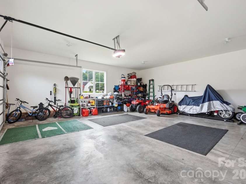 257 Glenwood Drive, Oakboro, NC 28129.  MLS# CAR4406473, YatesRealty ID 42160. 