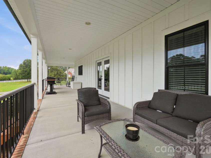 257 Glenwood Drive, Oakboro, NC 28129.  MLS# CAR4406473, YatesRealty ID 42160. 