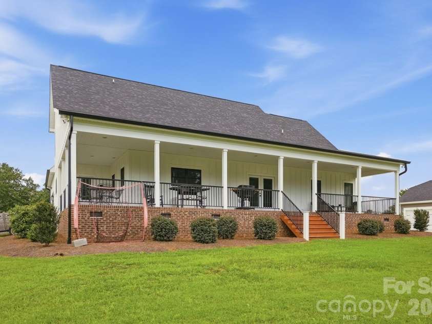 257 Glenwood Drive, Oakboro, NC 28129.  MLS# CAR4406473, YatesRealty ID 42160. 