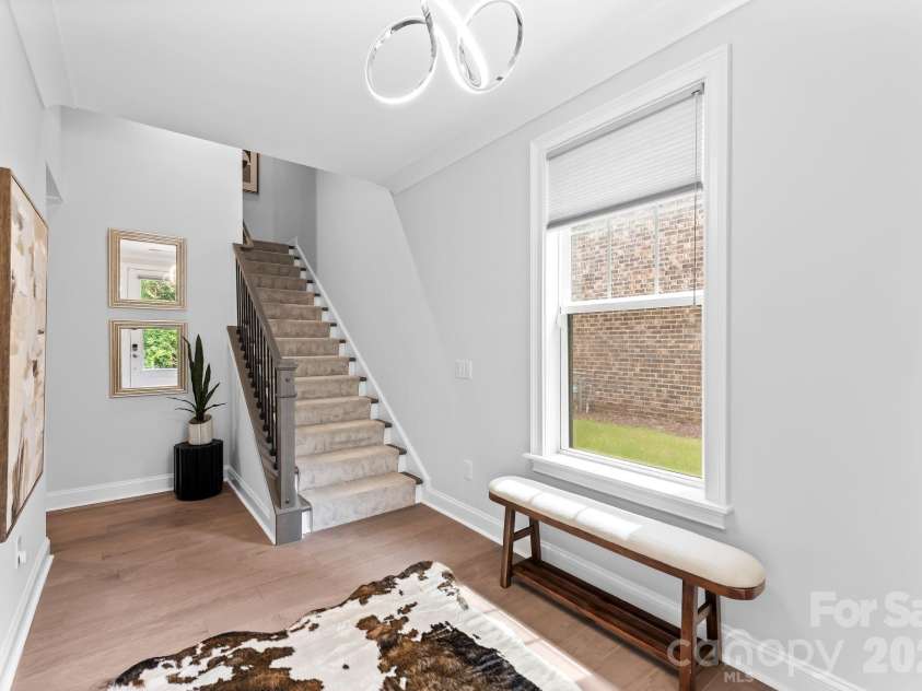 2525 Deacon Avenue, Charlotte, NC 28204.  MLS# CAR4381991, YatesRealty ID 42161. 