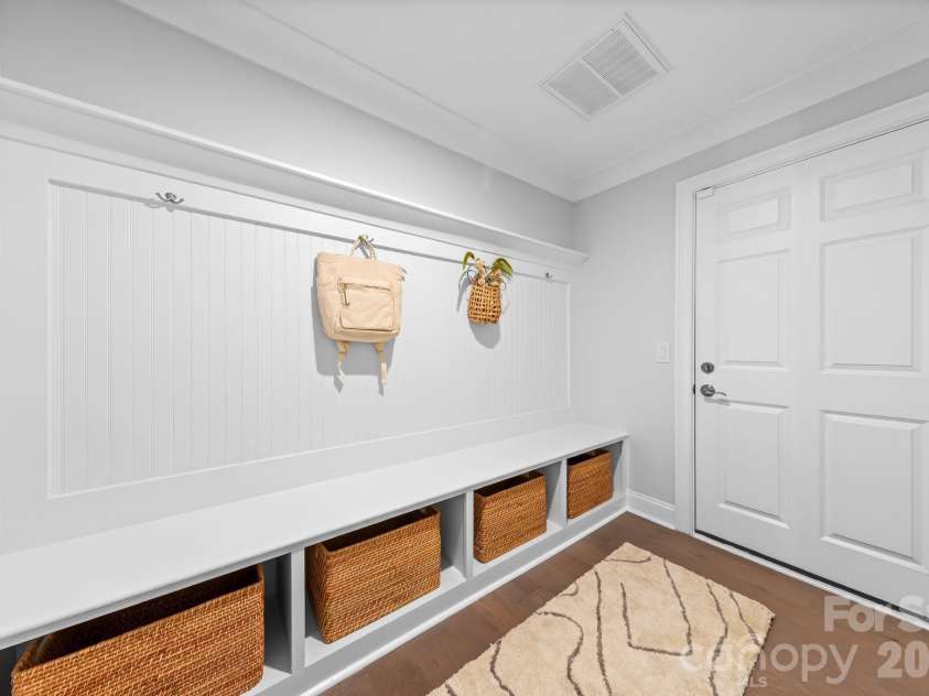 2525 Deacon Avenue, Charlotte, NC 28204.  MLS# CAR4381991, YatesRealty ID 42161. 