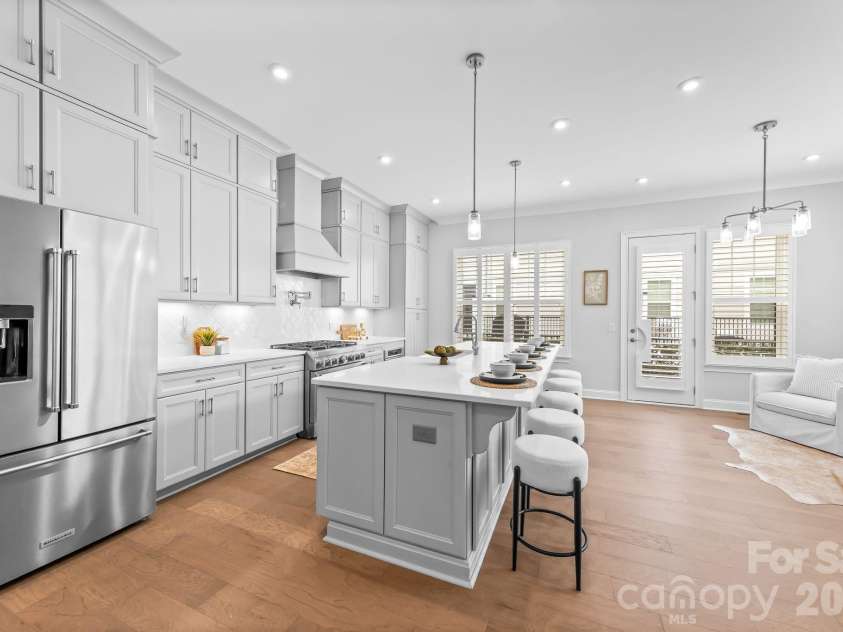 2525 Deacon Avenue, Charlotte, NC 28204.  MLS# CAR4381991, YatesRealty ID 42161. 