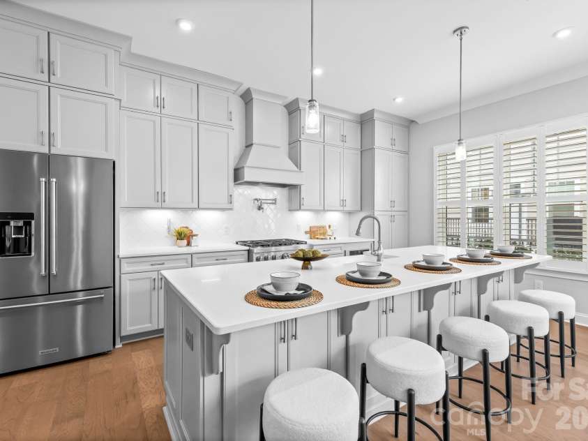 2525 Deacon Avenue, Charlotte, NC 28204.  MLS# CAR4381991, YatesRealty ID 42161. 