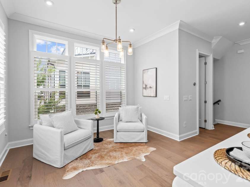 2525 Deacon Avenue, Charlotte, NC 28204.  MLS# CAR4381991, YatesRealty ID 42161. 