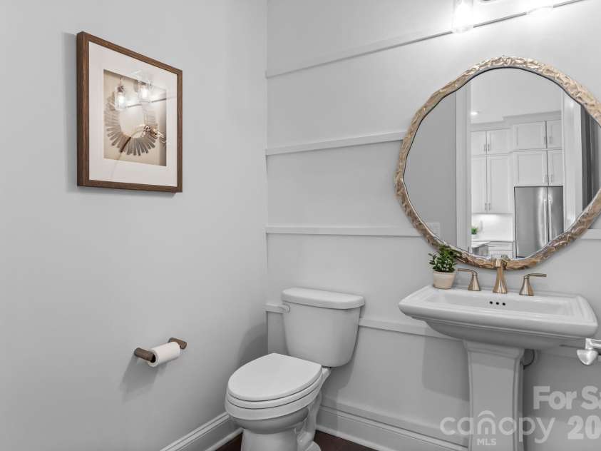 2525 Deacon Avenue, Charlotte, NC 28204.  MLS# CAR4381991, YatesRealty ID 42161. 