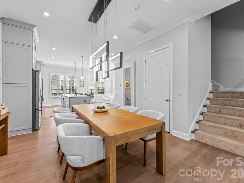 2525 Deacon Avenue, Charlotte, NC 28204.  MLS# CAR4381991, YatesRealty ID 42161. 