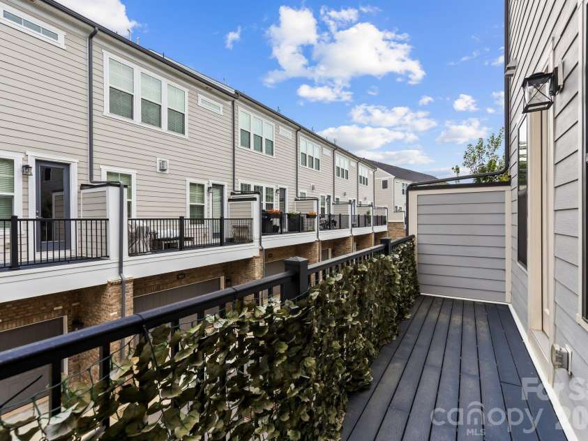2525 Deacon Avenue, Charlotte, NC 28204.  MLS# CAR4381991, YatesRealty ID 42161. 