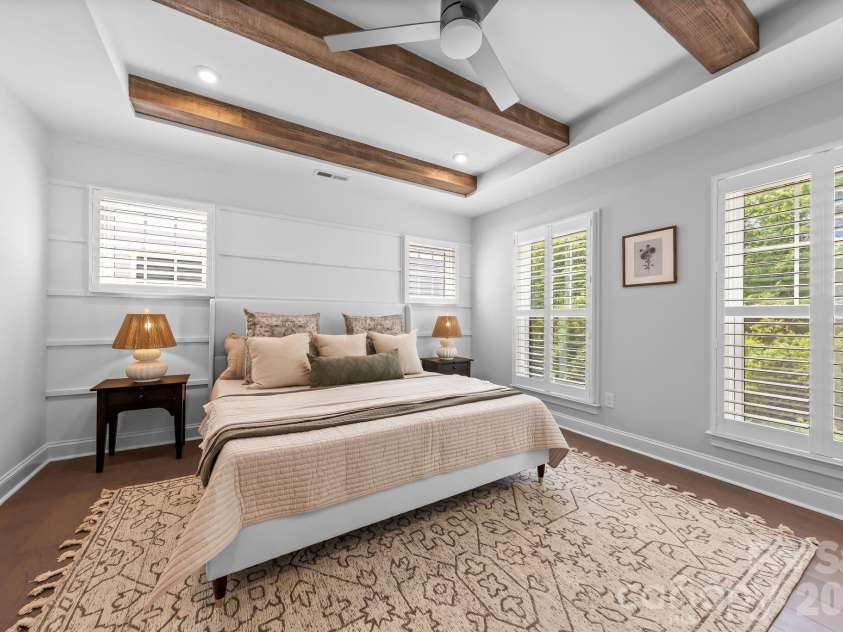 2525 Deacon Avenue, Charlotte, NC 28204.  MLS# CAR4381991, YatesRealty ID 42161. 