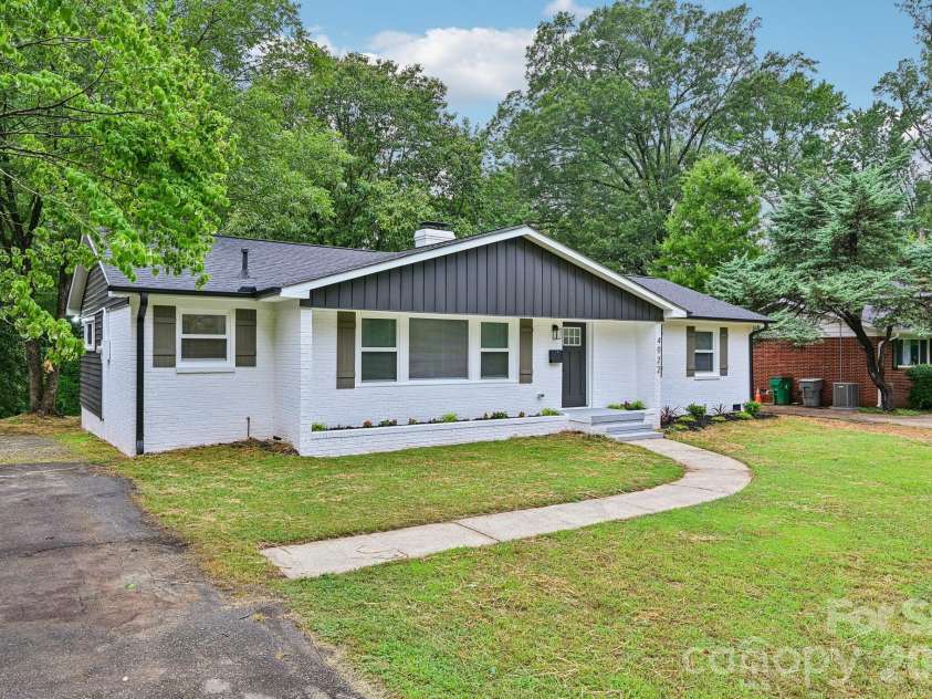 4022 Southgate Drive, Charlotte, NC 28205.  MLS# CAR4407108, YatesRealty ID 42162. 