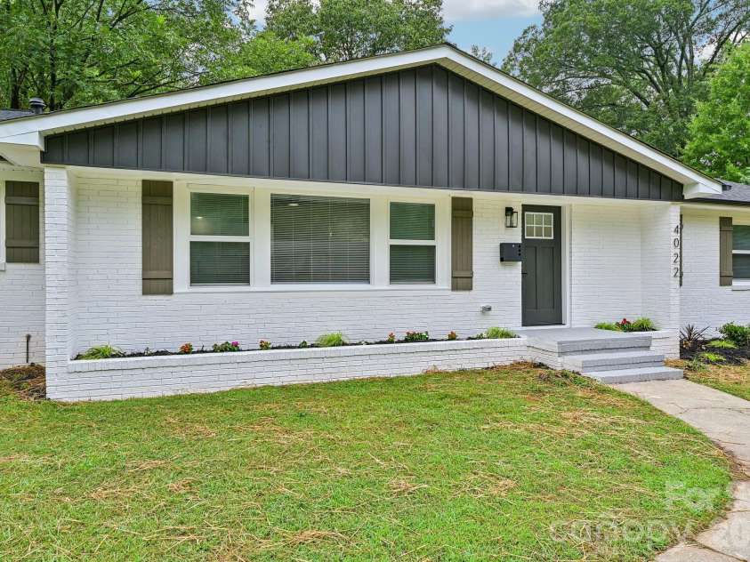 4022 Southgate Drive, Charlotte, NC 28205.  MLS# CAR4407108, YatesRealty ID 42162. 