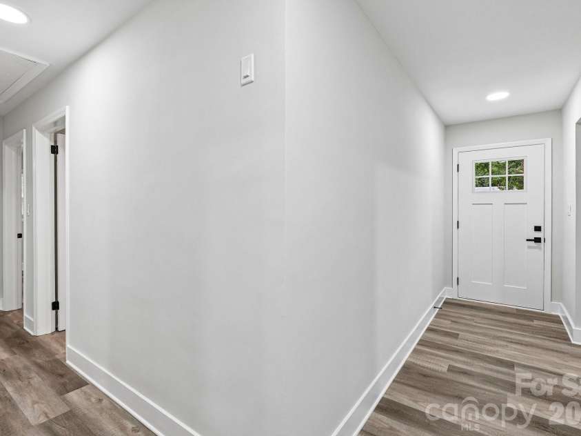 4022 Southgate Drive, Charlotte, NC 28205.  MLS# CAR4407108, YatesRealty ID 42162. 
