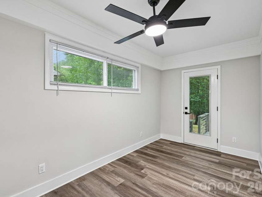 4022 Southgate Drive, Charlotte, NC 28205.  MLS# CAR4407108, YatesRealty ID 42162. 