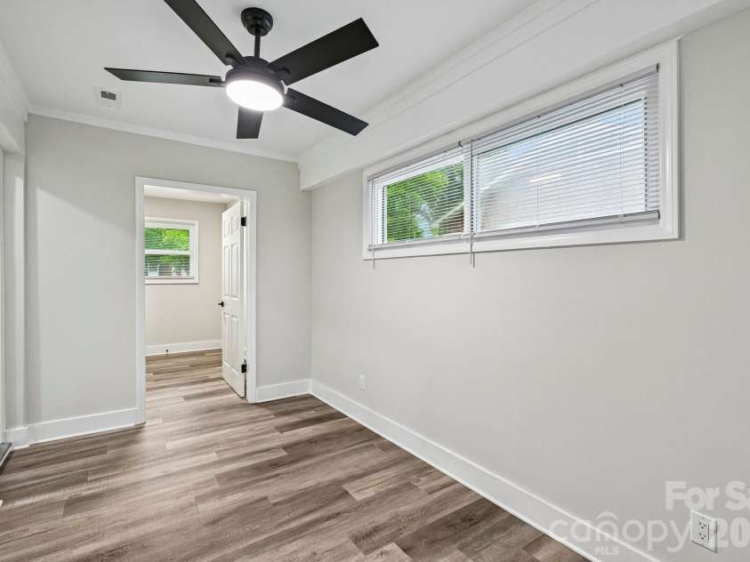 4022 Southgate Drive, Charlotte, NC 28205.  MLS# CAR4407108, YatesRealty ID 42162. 
