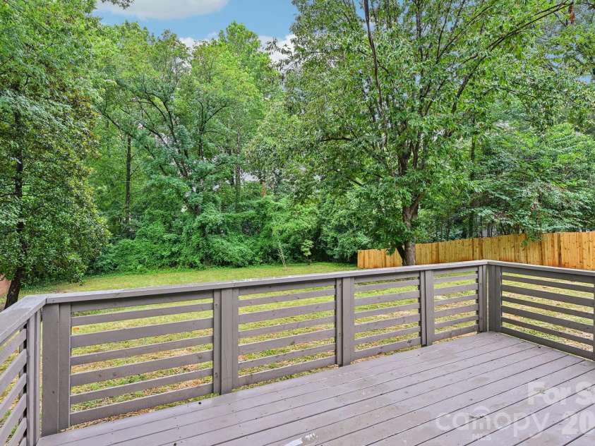 4022 Southgate Drive, Charlotte, NC 28205.  MLS# CAR4407108, YatesRealty ID 42162. 