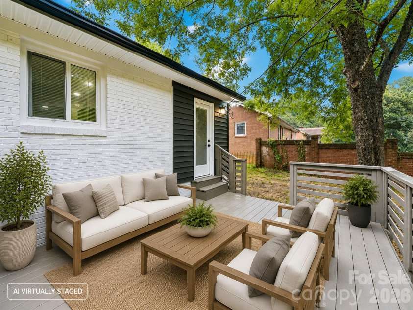4022 Southgate Drive, Charlotte, NC 28205.  MLS# CAR4407108, YatesRealty ID 42162. 