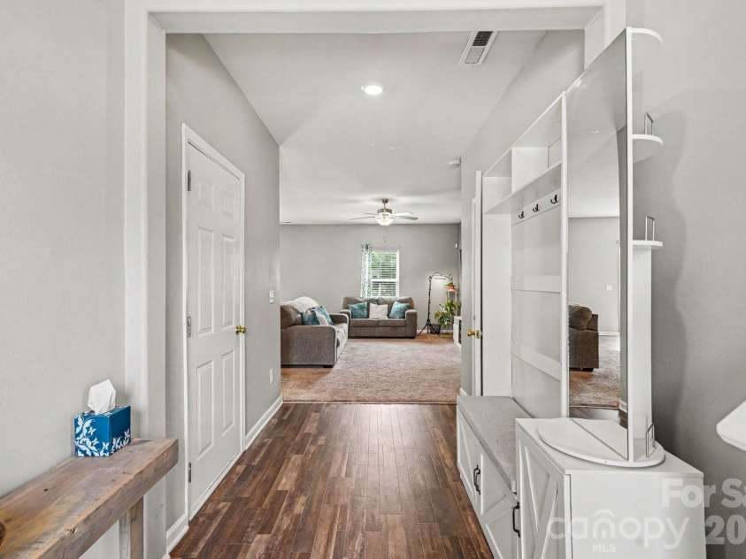 2238 Lanza Drive, Charlotte, NC 28215.  MLS# CAR4403763, YatesRealty ID 42163. 