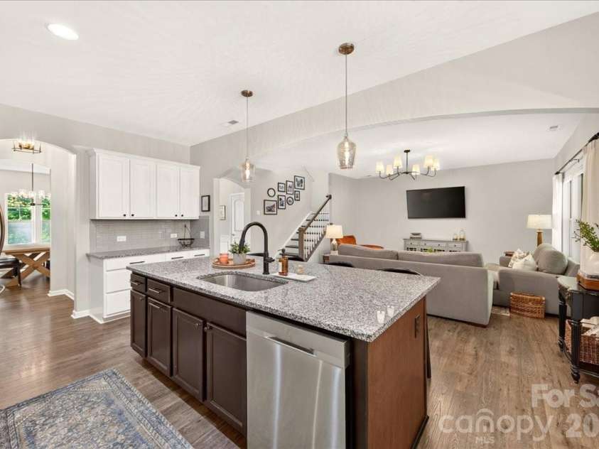 1217 Crofton Drive, Waxhaw, NC 28173.  MLS# CAR4405814, YatesRealty ID 42164. 
