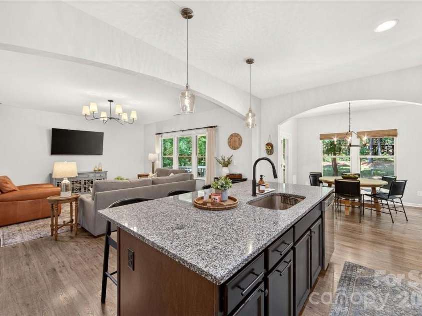 1217 Crofton Drive, Waxhaw, NC 28173.  MLS# CAR4405814, YatesRealty ID 42164. 