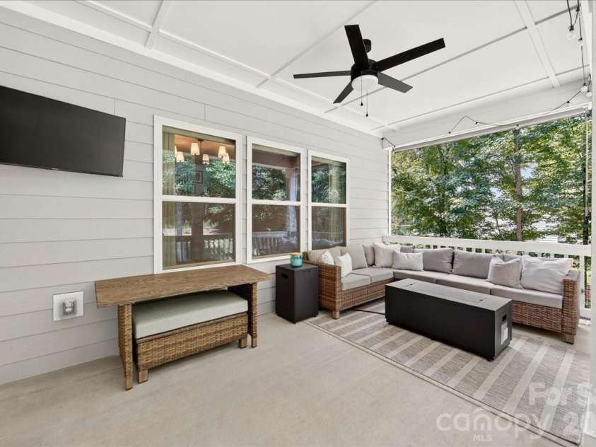1217 Crofton Drive, Waxhaw, NC 28173.  MLS# CAR4405814, YatesRealty ID 42164. 