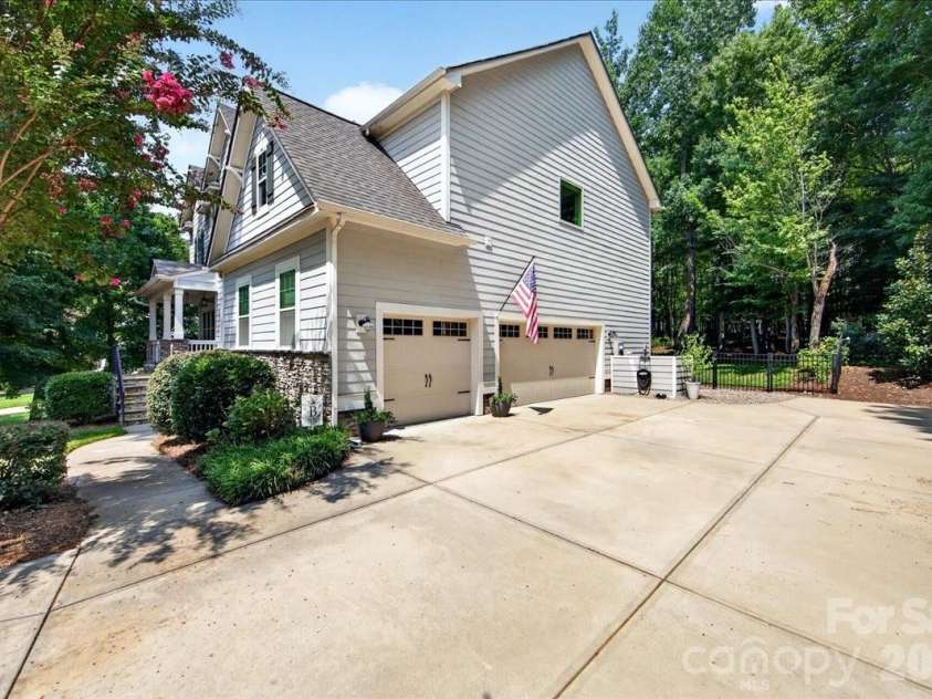 1217 Crofton Drive, Waxhaw, NC 28173.  MLS# CAR4405814, YatesRealty ID 42164. 