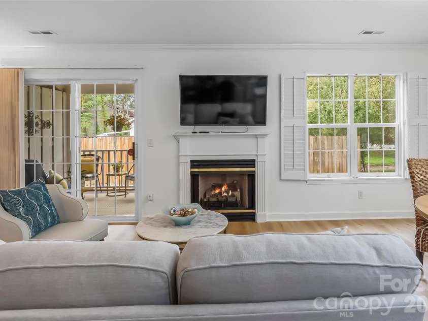 19 Willowick Drive, Asheville, NC 28803.  MLS# CAR4408075, YatesRealty ID 42166. 