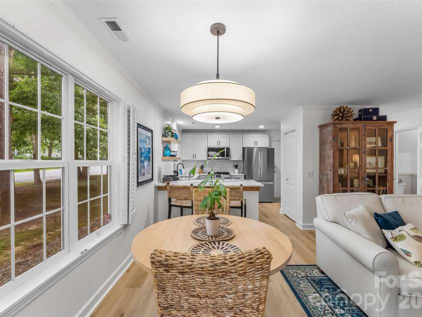 19 Willowick Drive, Asheville, NC 28803.  MLS# CAR4408075, YatesRealty ID 42166. 