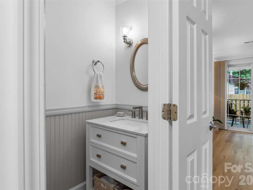 19 Willowick Drive, Asheville, NC 28803.  MLS# CAR4408075, YatesRealty ID 42166. 