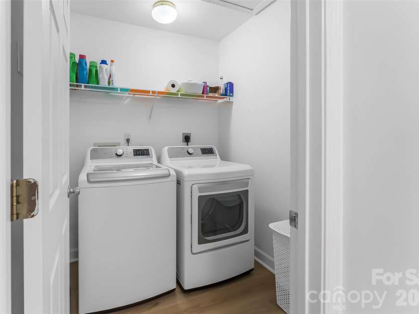 19 Willowick Drive, Asheville, NC 28803.  MLS# CAR4408075, YatesRealty ID 42166. 