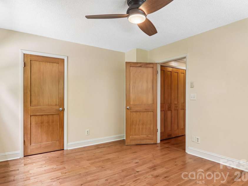 3 Edelweiss Drive, Horse Shoe, NC 28742.  MLS# CAR4403799, YatesRealty ID 42167. 