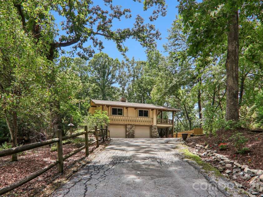 3 Edelweiss Drive, Horse Shoe, NC 28742.  MLS# CAR4403799, YatesRealty ID 42167. 