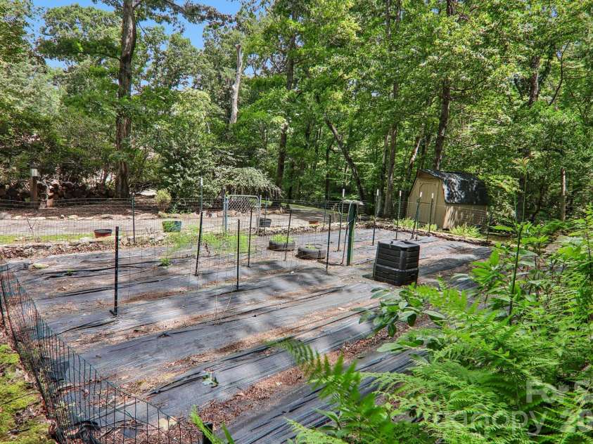 3 Edelweiss Drive, Horse Shoe, NC 28742.  MLS# CAR4403799, YatesRealty ID 42167. 