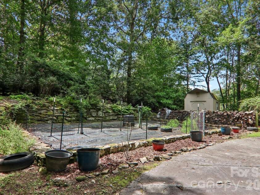 3 Edelweiss Drive, Horse Shoe, NC 28742.  MLS# CAR4403799, YatesRealty ID 42167. 