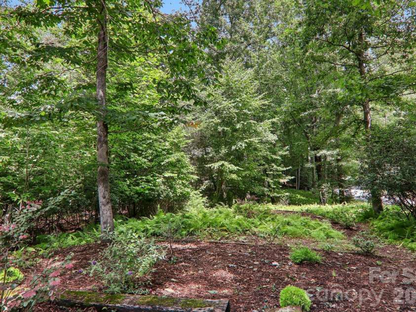 3 Edelweiss Drive, Horse Shoe, NC 28742.  MLS# CAR4403799, YatesRealty ID 42167. 