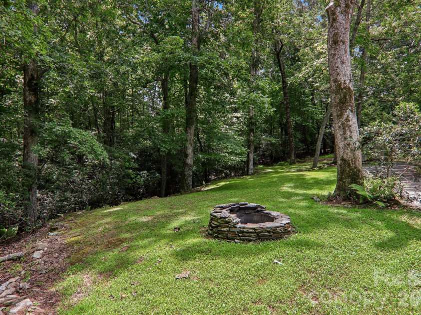 3 Edelweiss Drive, Horse Shoe, NC 28742.  MLS# CAR4403799, YatesRealty ID 42167. 