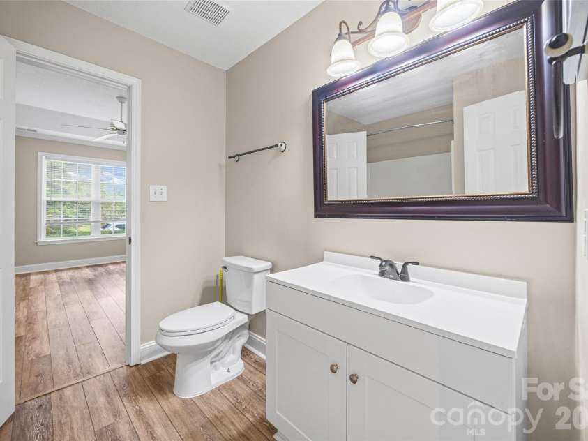 5408 Mallard Lane, Gastonia, NC 28052.  MLS# CAR4409134, YatesRealty ID 42168. Primary bath