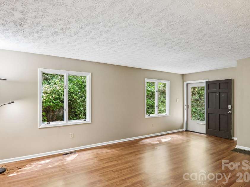 3 Frontier Court, Asheville, NC 28805.  MLS# CAR4403723, YatesRealty ID 42169. 