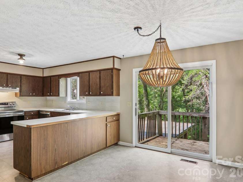 3 Frontier Court, Asheville, NC 28805.  MLS# CAR4403723, YatesRealty ID 42169. 