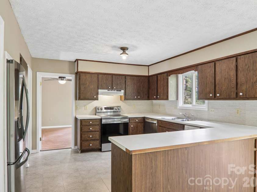 3 Frontier Court, Asheville, NC 28805.  MLS# CAR4403723, YatesRealty ID 42169. 