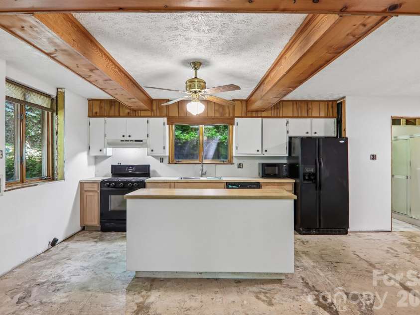3 Frontier Court, Asheville, NC 28805.  MLS# CAR4403723, YatesRealty ID 42169. 