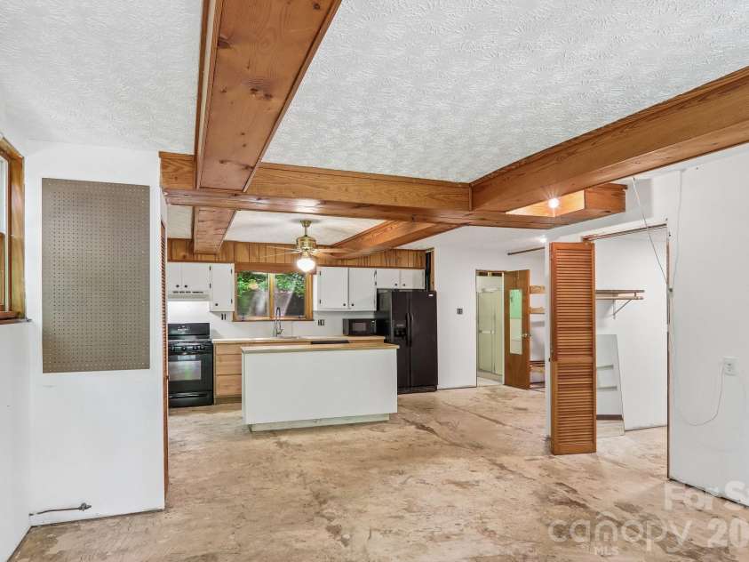 3 Frontier Court, Asheville, NC 28805.  MLS# CAR4403723, YatesRealty ID 42169. 