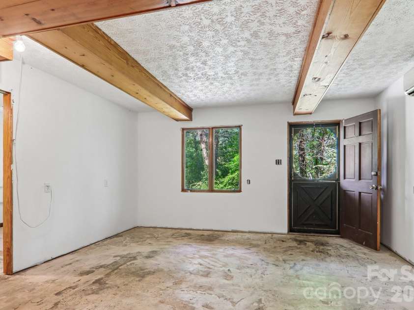 3 Frontier Court, Asheville, NC 28805.  MLS# CAR4403723, YatesRealty ID 42169. 