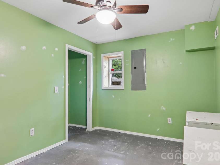 3 Frontier Court, Asheville, NC 28805.  MLS# CAR4403723, YatesRealty ID 42169. 