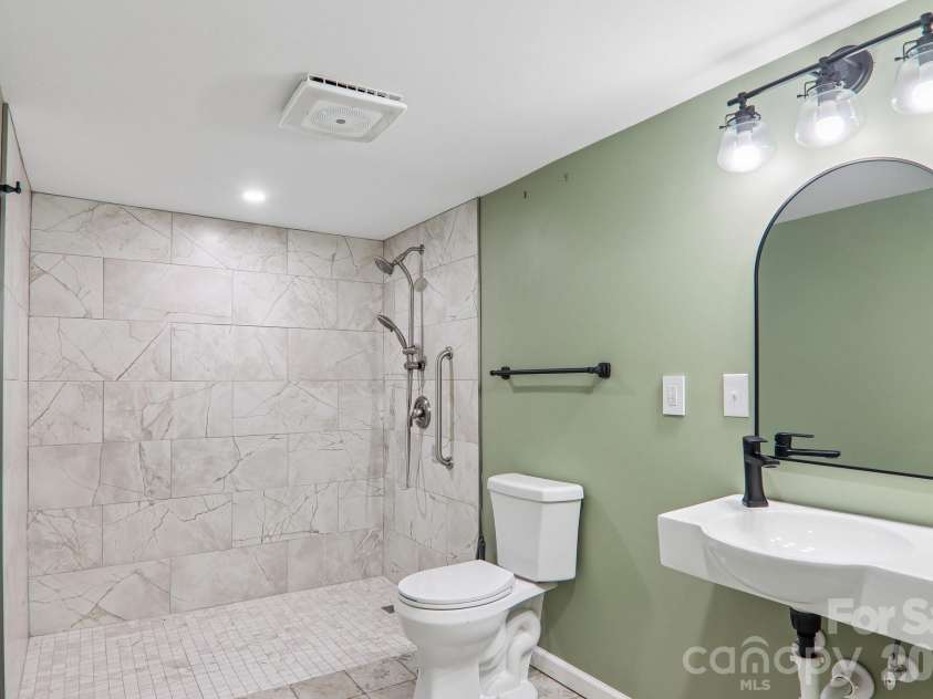 3 Frontier Court, Asheville, NC 28805.  MLS# CAR4403723, YatesRealty ID 42169. 