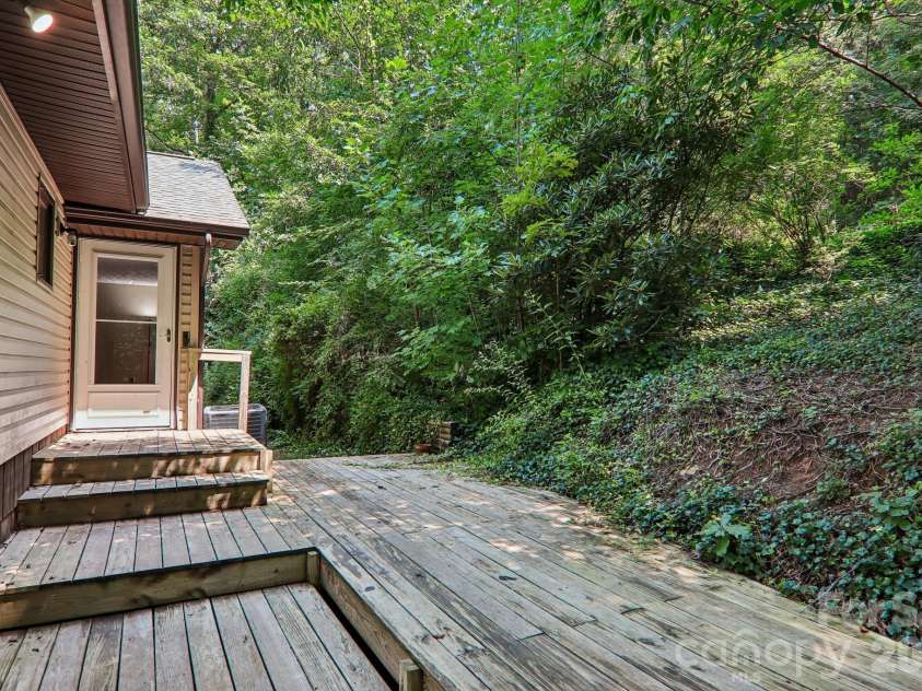 3 Frontier Court, Asheville, NC 28805.  MLS# CAR4403723, YatesRealty ID 42169. 
