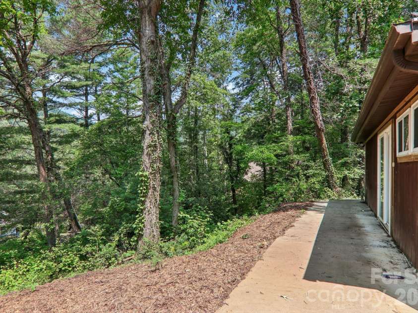 3 Frontier Court, Asheville, NC 28805.  MLS# CAR4403723, YatesRealty ID 42169. 