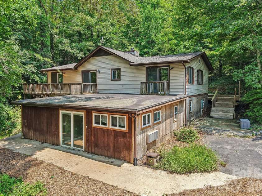 3 Frontier Court, Asheville, NC 28805.  MLS# CAR4403723, YatesRealty ID 42169. 