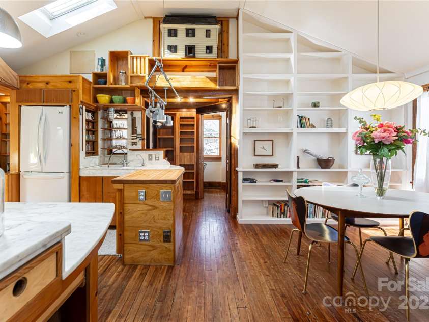 58 Mildred Avenue, Asheville, NC 28806.  MLS# CAR4211193, YatesRealty ID 4217. 